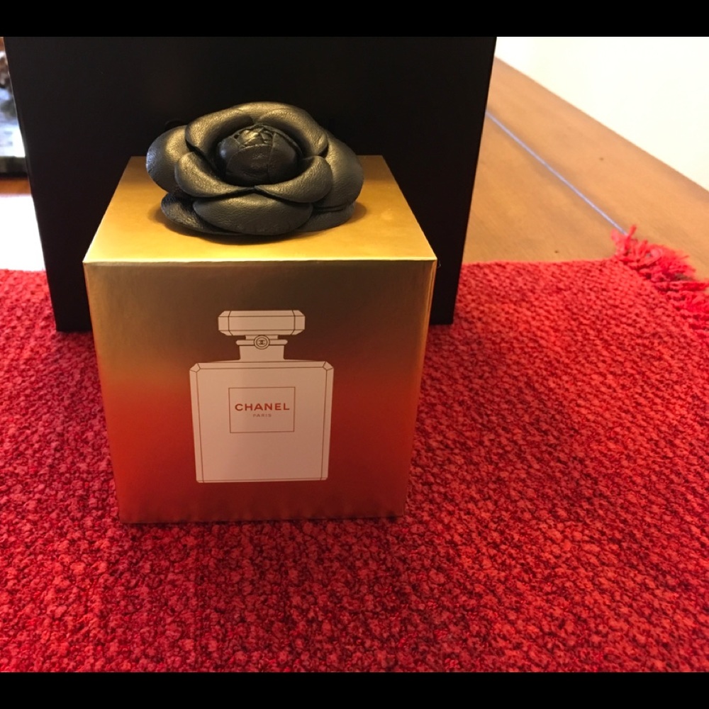 CHANEL DECORATIVE (CHRISTMAS ) RISER